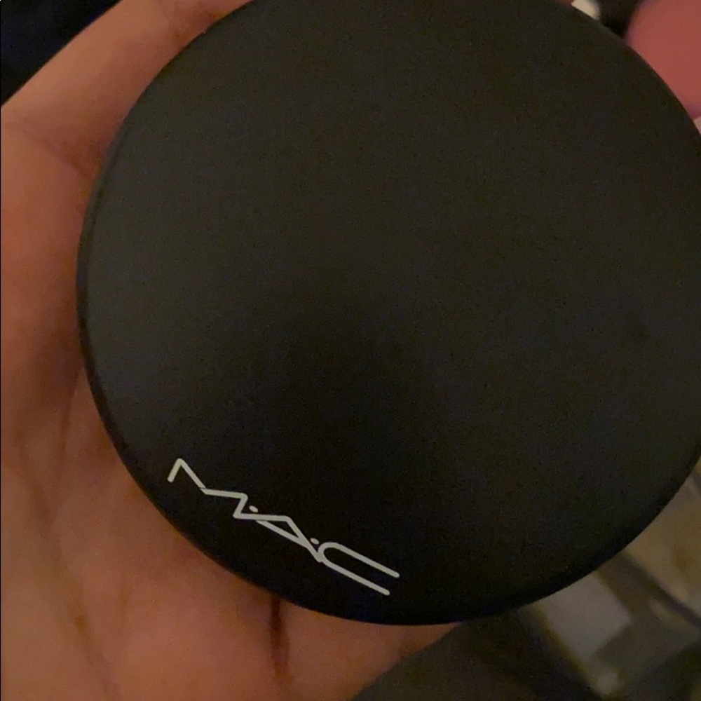 Mac eyeshadow - Picture 3 of 3